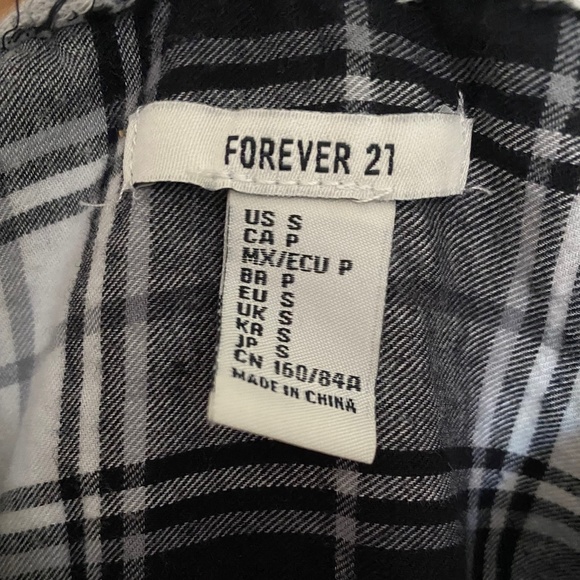 EUC Forever 21 Women’s Hooded flannel plaid Shirt black and white Size S - Picture 2 of 6